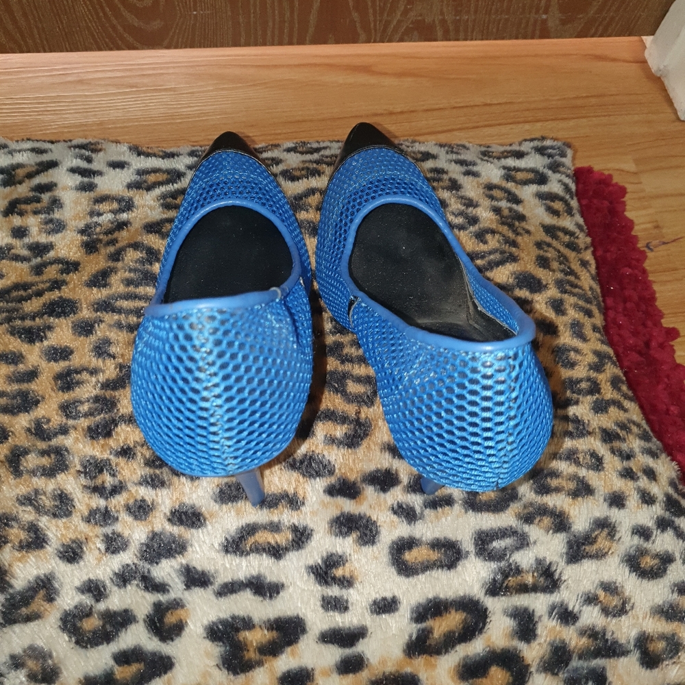 Heels - Picture 4 of 4